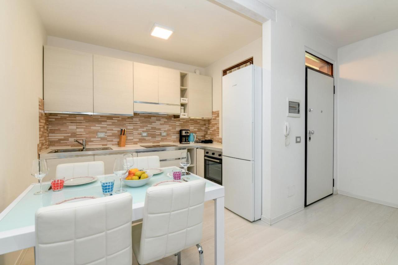 My Desenzano Holiday Apartment Дезенцано-дель-Гарда Экстерьер фото